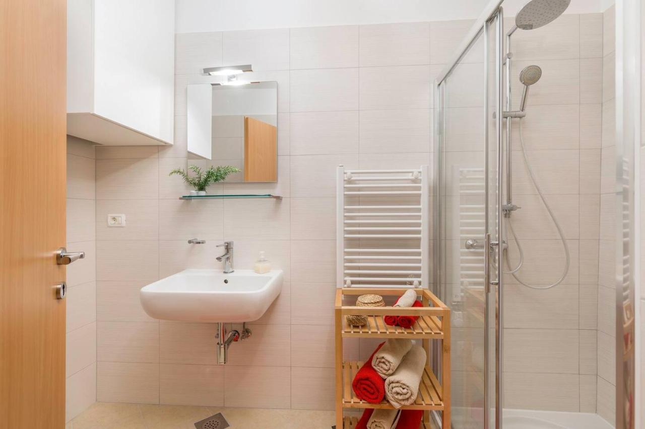 E&T Apartments With A Beautiful Pool 拉巴克 外观 照片