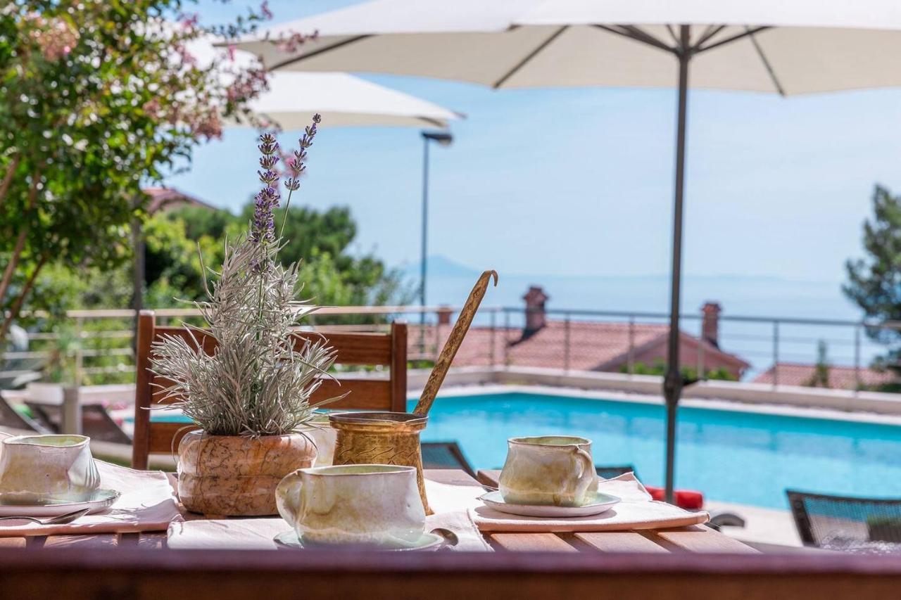 E&T Apartments With A Beautiful Pool 拉巴克 外观 照片