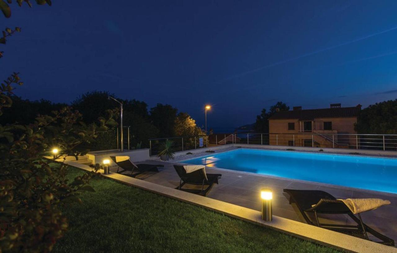 E&T Apartments With A Beautiful Pool 拉巴克 外观 照片