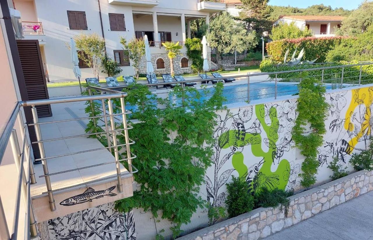 E&T Apartments With A Beautiful Pool 拉巴克 外观 照片