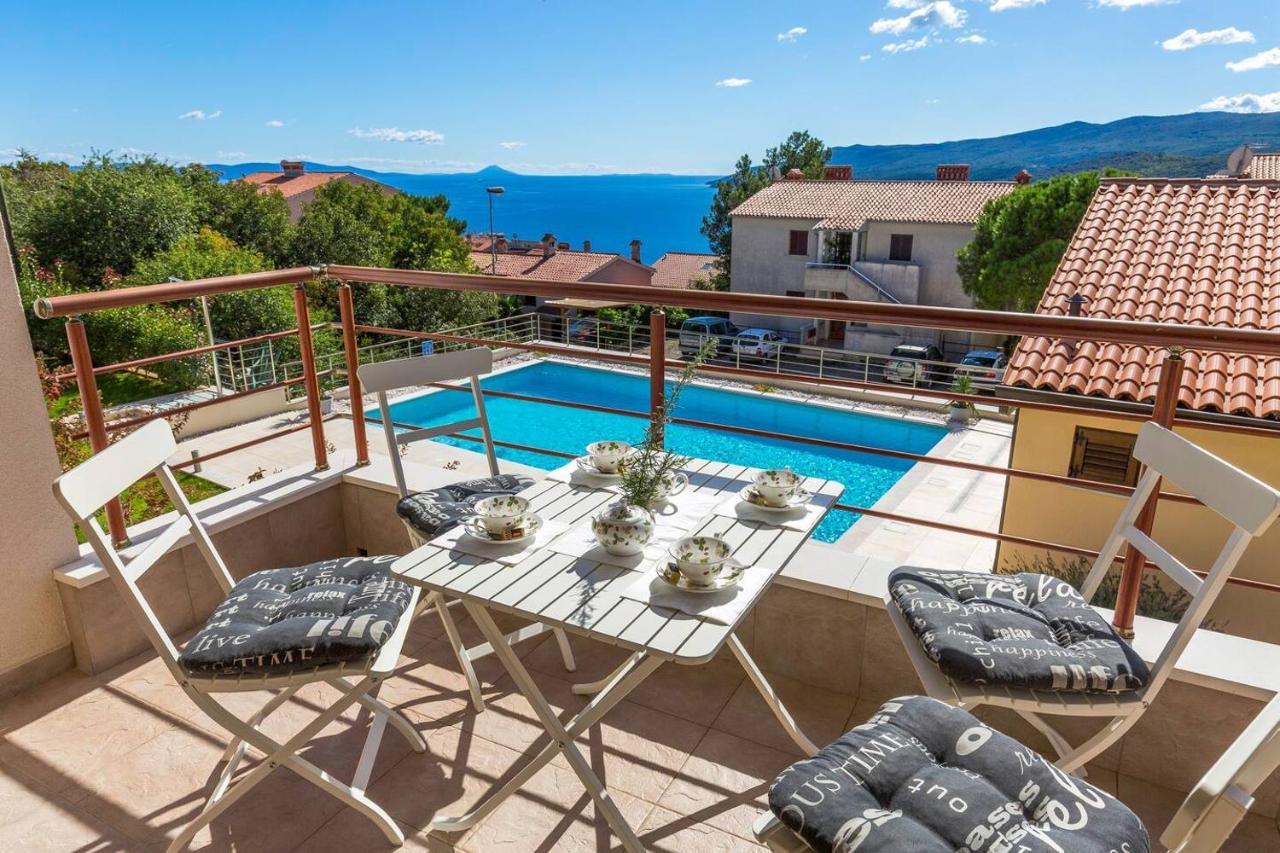 E&T Apartments With A Beautiful Pool 拉巴克 外观 照片